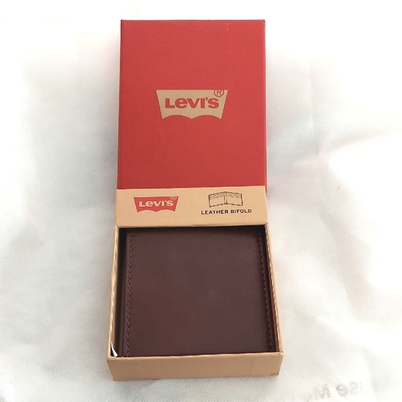 Levi's Other - Levi's Wallet, Bifold,‎ Brown, Genuine Leather, New! Comes in Matching Box